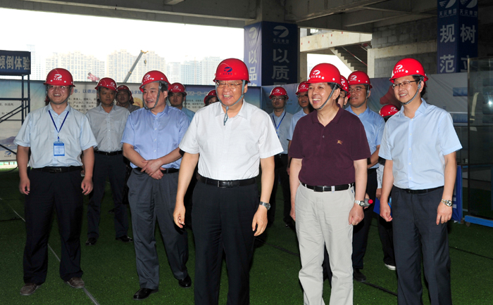 中国建筑业协会会长王铁宏到集团施工的齐鲁之门工程现场视察(图2)