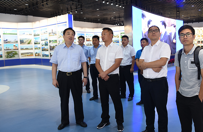 绿城发展集团五莲绿润置业有限公司总经理李美江一行来集团考察交流(图2)