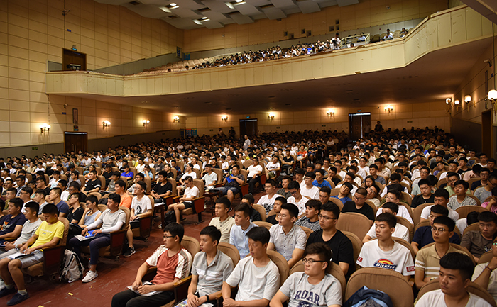 集团召开2018年新员工入职大会(图3)