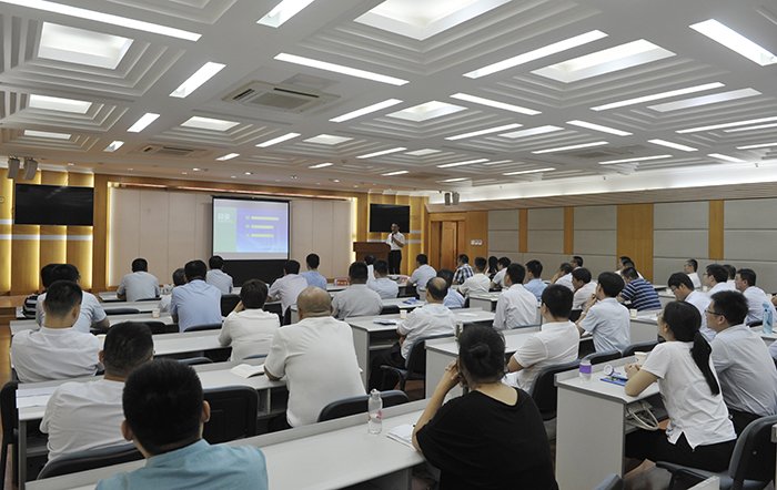 集团财务部召开2018上半年财务负责人述职会(图2)