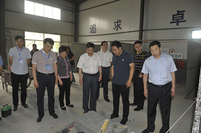 集团在全市砌筑工大赛上获双冠(图1)