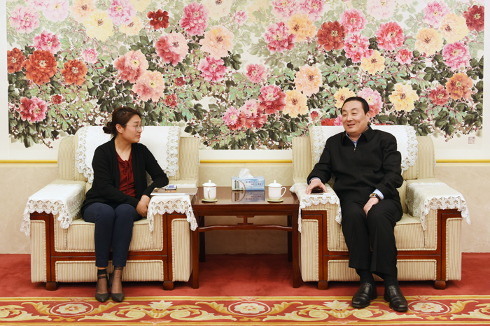 青岛中海华业房地产有限公司副总经理李科颖一行到集团考察交流(图1)
