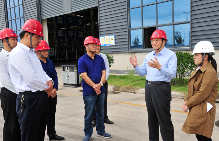 张桂玉董事长国庆节期间到集团建筑工业化基地视察慰问(图2)