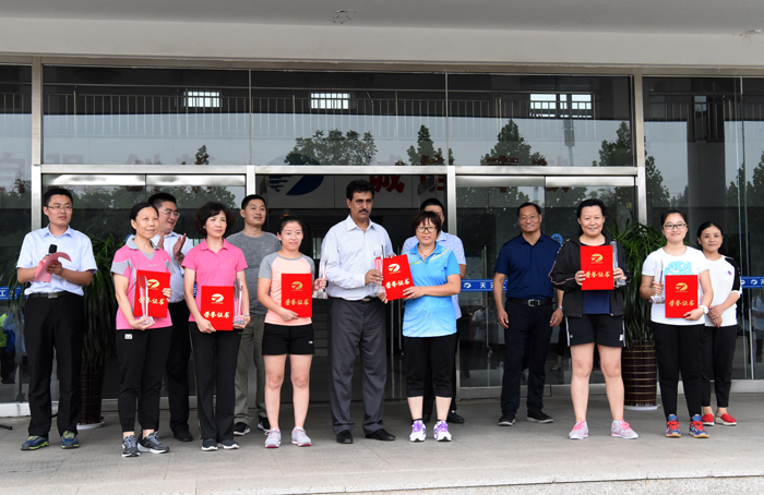 集团隆重举行第十八届迎国庆“天元杯”员工乒乓球比赛(图6)