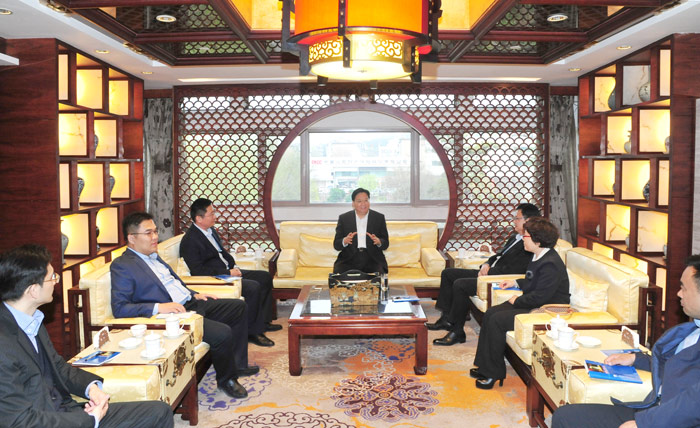 张桂玉董事长主持召开驻济单位座谈会(图1) 张桂玉董事长主持召开驻济单位座谈会(图1)