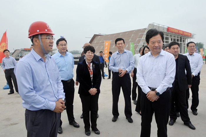 全市示范性重点工程劳动竞赛启动仪式在集团工程现场举行(图1)