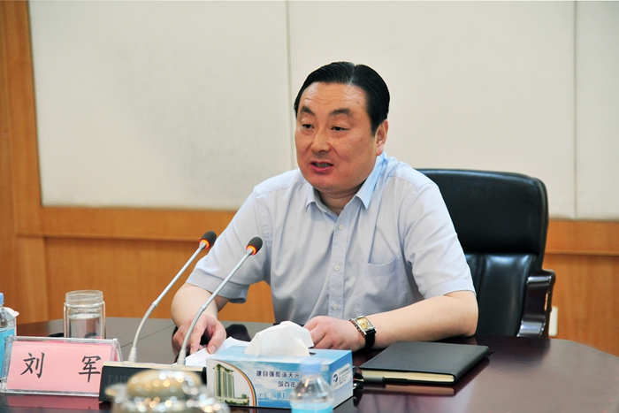 集团召开部分单位行政负责人座谈会(图1) 集团召开部分单位行政负责人座谈会(图1)