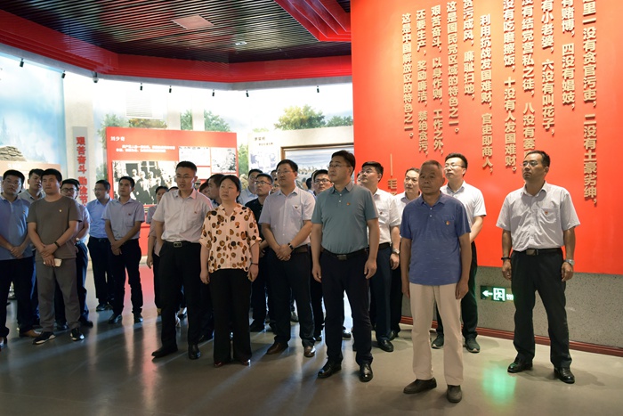 机关党支部组织党员和部分群众赴临沂市廉政教育馆进行廉政教育(图1) 机关党支部组织党员和部分群众赴临沂市廉政教育馆进行廉政教育(图1)