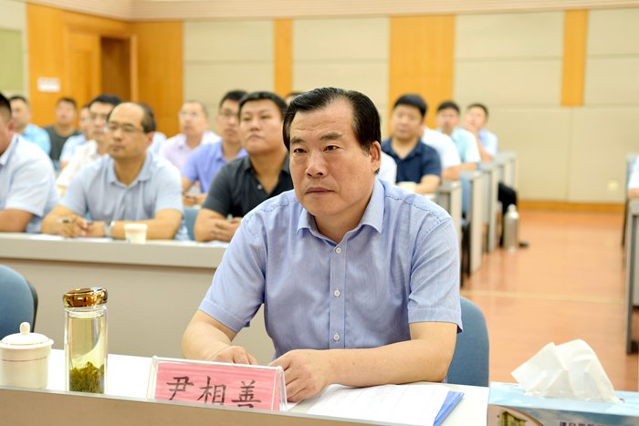 集团召开2019上半年各单位财务负责人述职会(图1) 集团召开2019上半年各单位财务负责人述职会(图1)