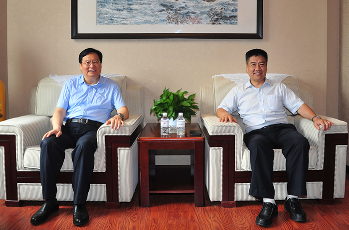 张桂玉董事长到西南政法大学参观交流(图1) 张桂玉董事长到西南政法大学参观交流(图1)