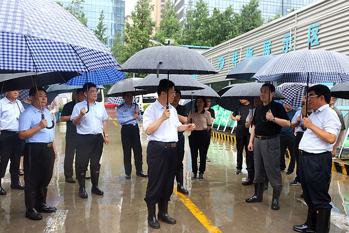 市长孟庆斌一行到集团一公司工地视察指导防汛防台风工作(图1)