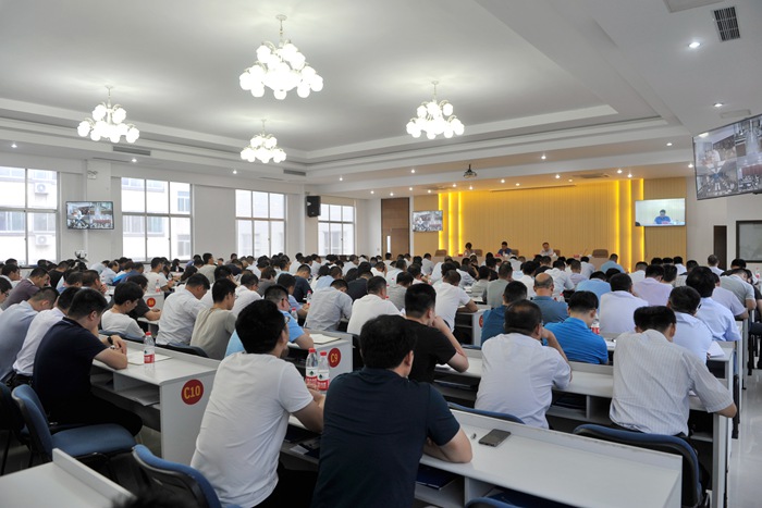 集团召开“双节”工程款回收攻坚战视频工作会议(图2)