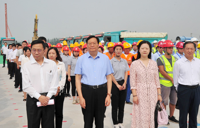张桂玉董事长出席济南国际医学科学中心第二批重点项目集中开工活动(图3)