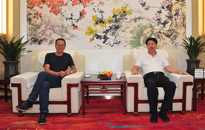 新东方教育科技集团董事长俞敏洪到集团考察交流(图1)