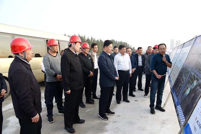 市长孟庆斌到长春路工程和蒙山高架路北延工程视察(图1)