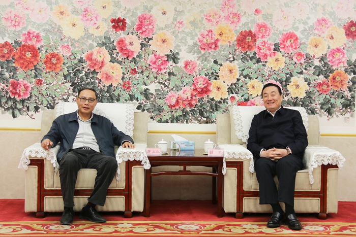 中国建筑股份有限公司正局级巡视员蒋立红到集团考察交流(图1) 中国建筑股份有限公司正局级巡视员蒋立红到集团考察交流(图1)