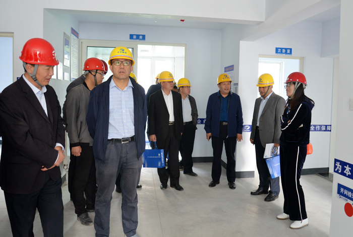 临沂市建设工程质量安全标准化观摩活动在集团施工现场举行(图2) 临沂市建设工程质量安全标准化观摩活动在集团施工现场举行(图2)
