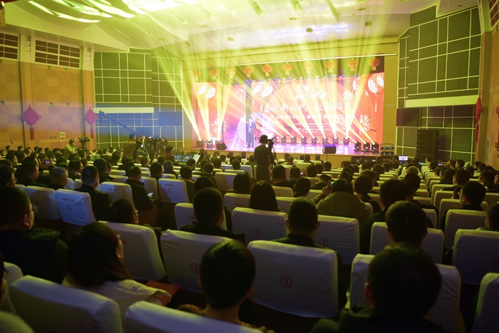 集团隆重举办“奋进新时代，放歌颂天元”2020年迎新春员工文艺晚会(图4)