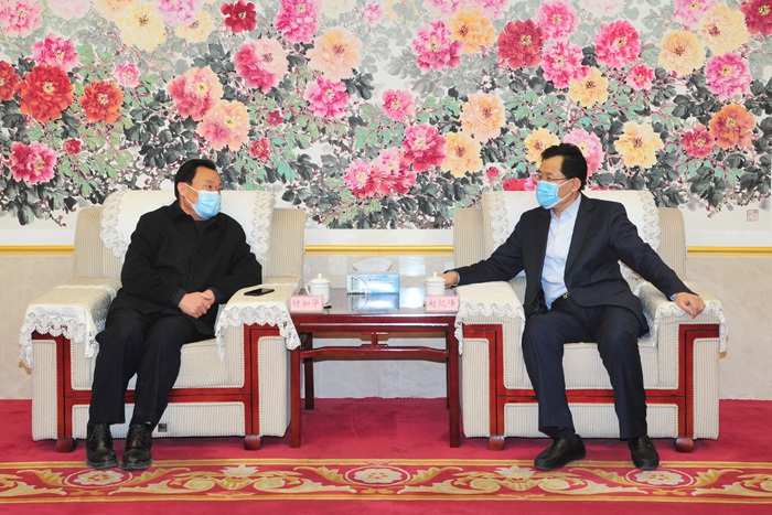 兰陵县人大常委会党组副书记、副主任钟如华到集团考察交流(图1)