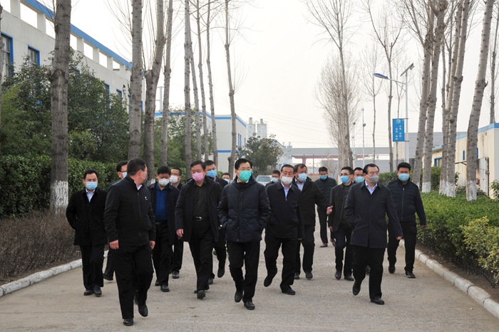 总裁赵纪峰一行到集团部分工业园区考察(图1) 总裁赵纪峰一行到集团部分工业园区考察(图1)