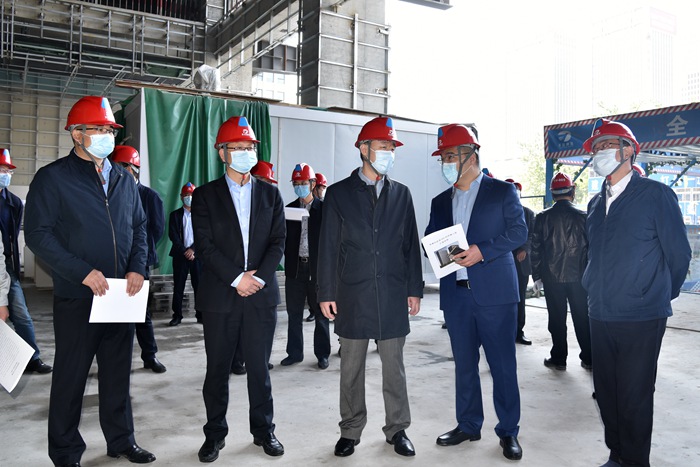 省住建厅副厅长张晓海一行到集团施工的浪潮S02科研楼工程调研(图1)