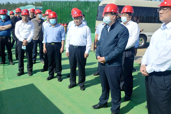 副市长常红军到集团承建工程调研(图2)