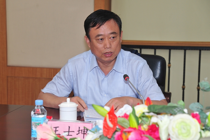 集团召开“横向打擂台、纵向抓攻坚”活动调度会议(图2) 集团召开“横向打擂台、纵向抓攻坚”活动调度会议(图2)