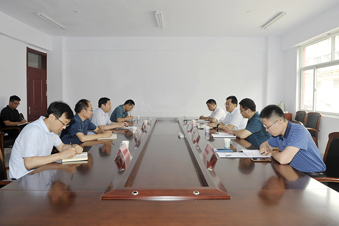 集团总裁赵纪峰到建筑技校调研(图3)