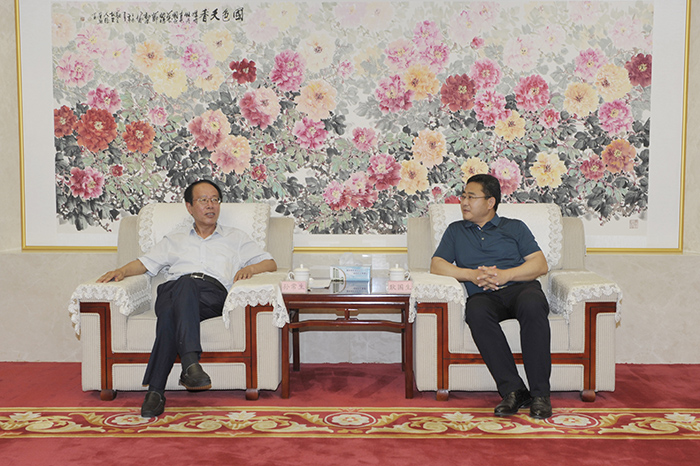 临沂大学党委委员、副校长孙常生一行到集团学习交流(图1)