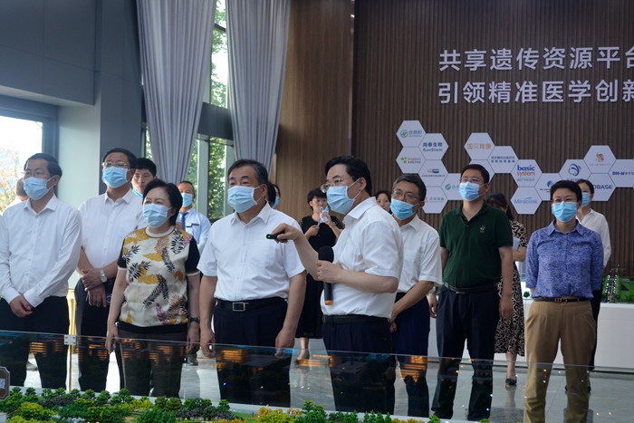 省委常委、济南市委书记孙立成到八公司承建工程调研(图2)