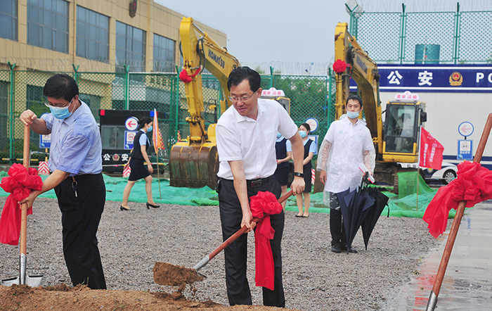 临沂市人民医院东医疗区提升改造公共卫生项目举行开工奠基仪式(图1) 临沂市人民医院东医疗区提升改造公共卫生项目举行开工奠基仪式(图1)