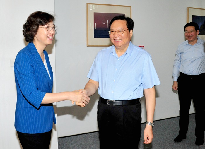 张桂玉董事长带队到日照市参观交流(图1) 张桂玉董事长带队到日照市参观交流(图1)