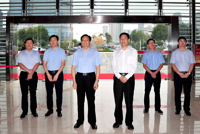 张桂玉董事长带队到日照市参观交流(图3) 张桂玉董事长带队到日照市参观交流(图3)