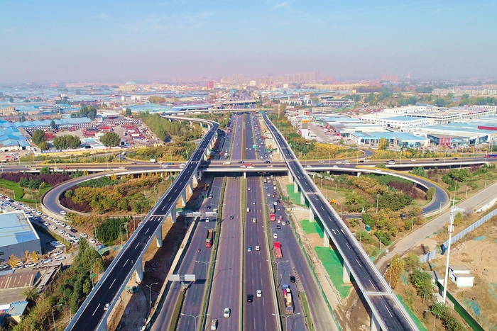 集团施工的双岭高架路与京沪高速义堂出入口快速连接道工程高架匝道建成通车(图1)