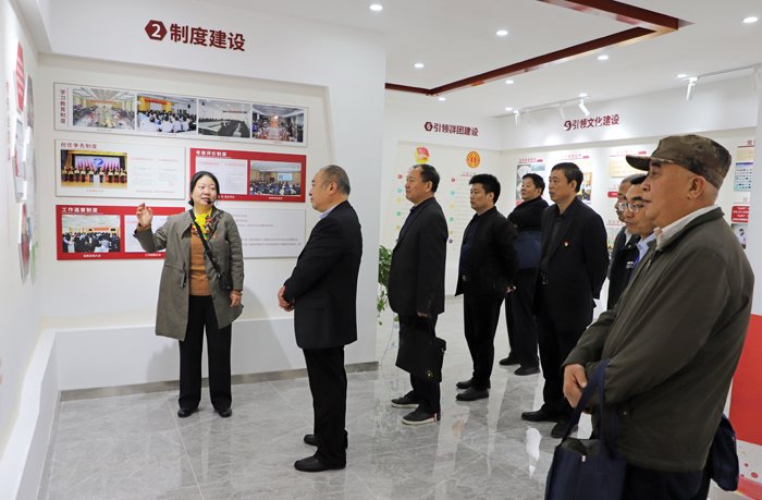 市派红领书记红一支部月度例会在集团召开(图2)