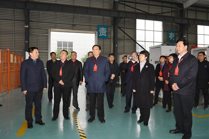 驻临沂十三届全国人大代表小组专题学习会议在集团召开(图1) 驻临沂十三届全国人大代表小组专题学习会议在集团召开(图1)