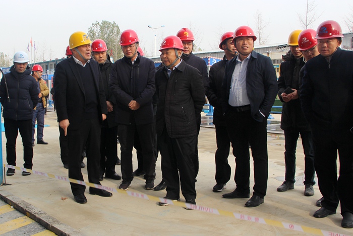集团组织施工现场观摩学习活动(图2)