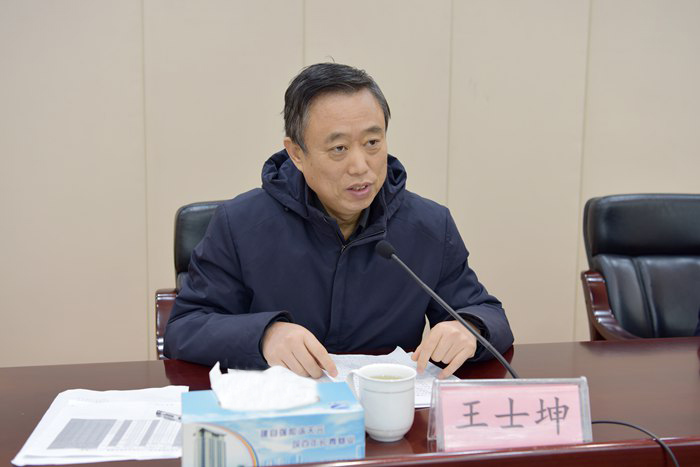 集团召开“三比一促”人才引进擂台赛总结表彰会议(图1) 集团召开“三比一促”人才引进擂台赛总结表彰会议(图1)