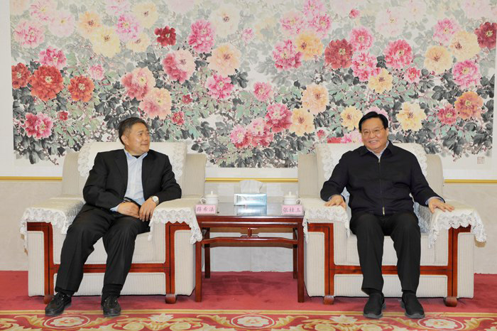 省建设工会主席薛希法到集团宣讲十九届五中全会精神并慰问一线员工(图1)