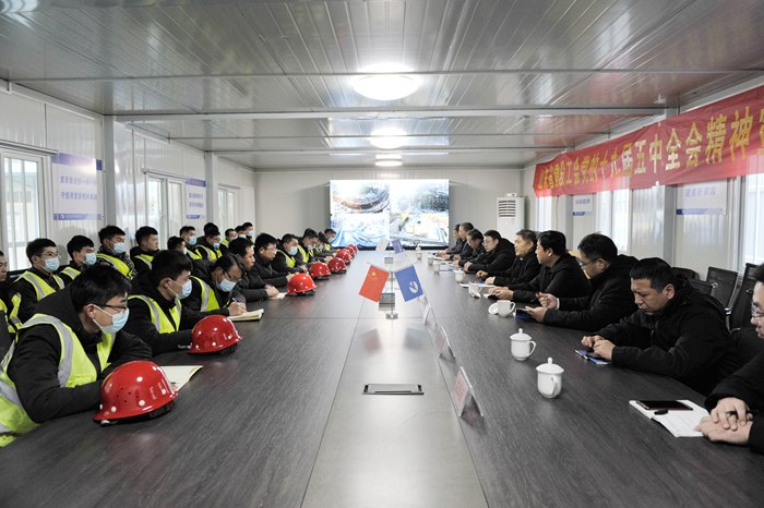 省建设工会主席薛希法到集团宣讲十九届五中全会精神并慰问一线员工(图3)