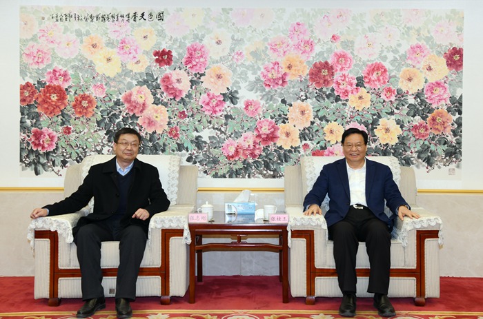 临沂市中医医院党委书记张志刚一行到集团参观交流(图1) 临沂市中医医院党委书记张志刚一行到集团参观交流(图1)