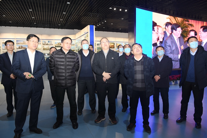 省住建厅副厅长王润晓到集团考察调研(图2)