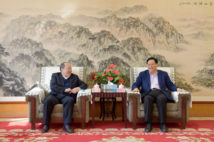 高新区党工委副书记、管委会副主任刘佗到集团考察交流并祝贺集团十次党代会召开(图1) 高新区党工委副书记、管委会副主任刘佗到集团考察交流并祝贺集团十次党代会召开(图1)