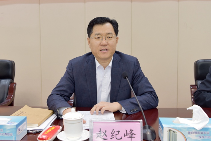 集团召开“横向打擂台、纵向抓攻坚”活动总结表彰会议(图1) 集团召开“横向打擂台、纵向抓攻坚”活动总结表彰会议(图1)
