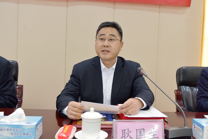 集团召开“横向打擂台、纵向抓攻坚”活动总结表彰会议(图3) 集团召开“横向打擂台、纵向抓攻坚”活动总结表彰会议(图3)