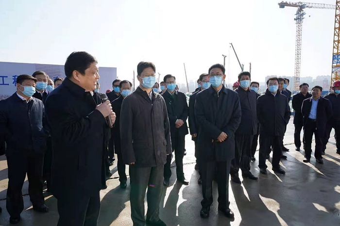沧州市委书记王景武到六公司施工的临沂市奥体中心项目考察(图1)