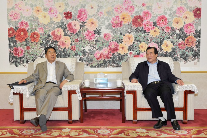 省内部审计师协会会长陈朝豹一行到集团调研(图1) 省内部审计师协会会长陈朝豹一行到集团调研(图1)