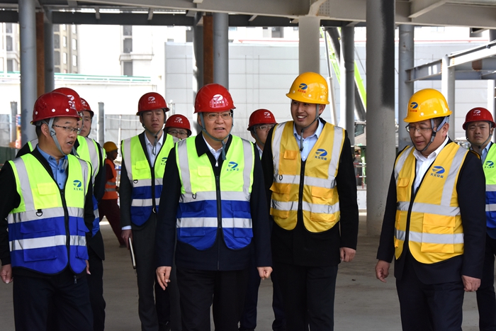 张桂玉董事长到青岛区域市场视察(图1) 张桂玉董事长到青岛区域市场视察(图1)