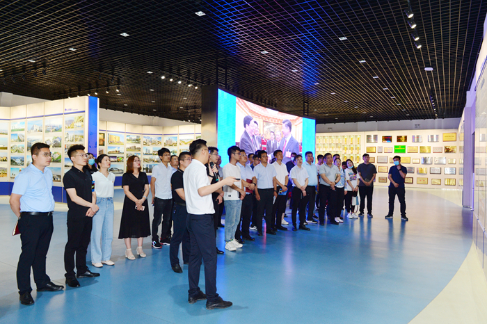 集团开展办公室系统党史学习教育(图2) 集团开展办公室系统党史学习教育(图2)