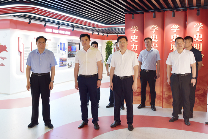 安泰实业董事长别程远到集团考察交流(图3) 安泰实业董事长别程远到集团考察交流(图3)